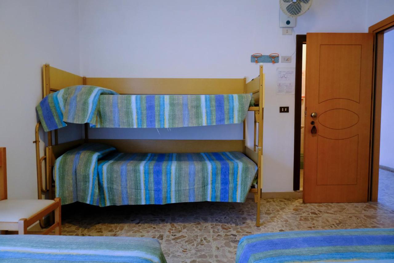 Hotel Chiara Rimini Kültér fotó